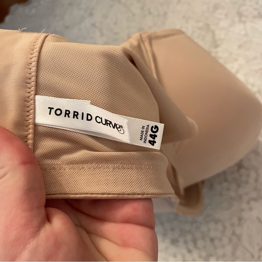 Torrid curves nude bra 44G - Picture 3 of 3